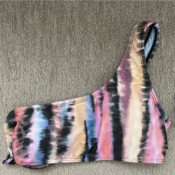 NWT Salt Cove Salt Cove Juniors Tie-Dyed One-Shoulder Bikini Top Evening Paradis - Picture 2 of 3